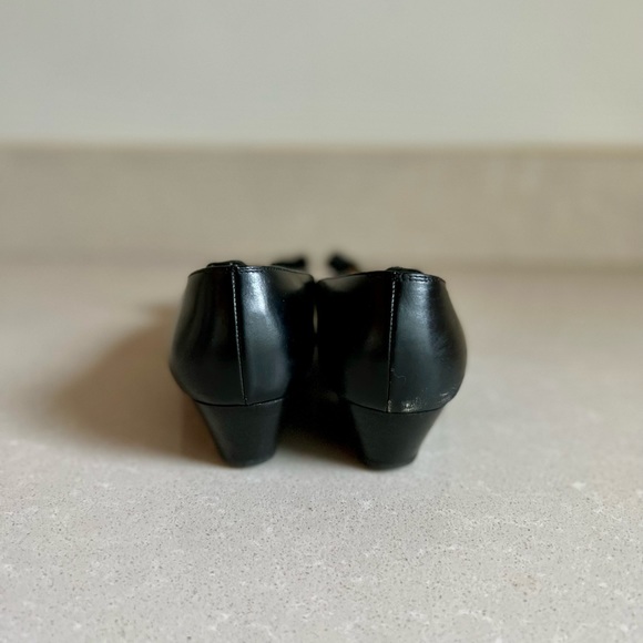 Salvatore Ferragamo Vintage Pumps - US Size 8 - Picture 3 of 6